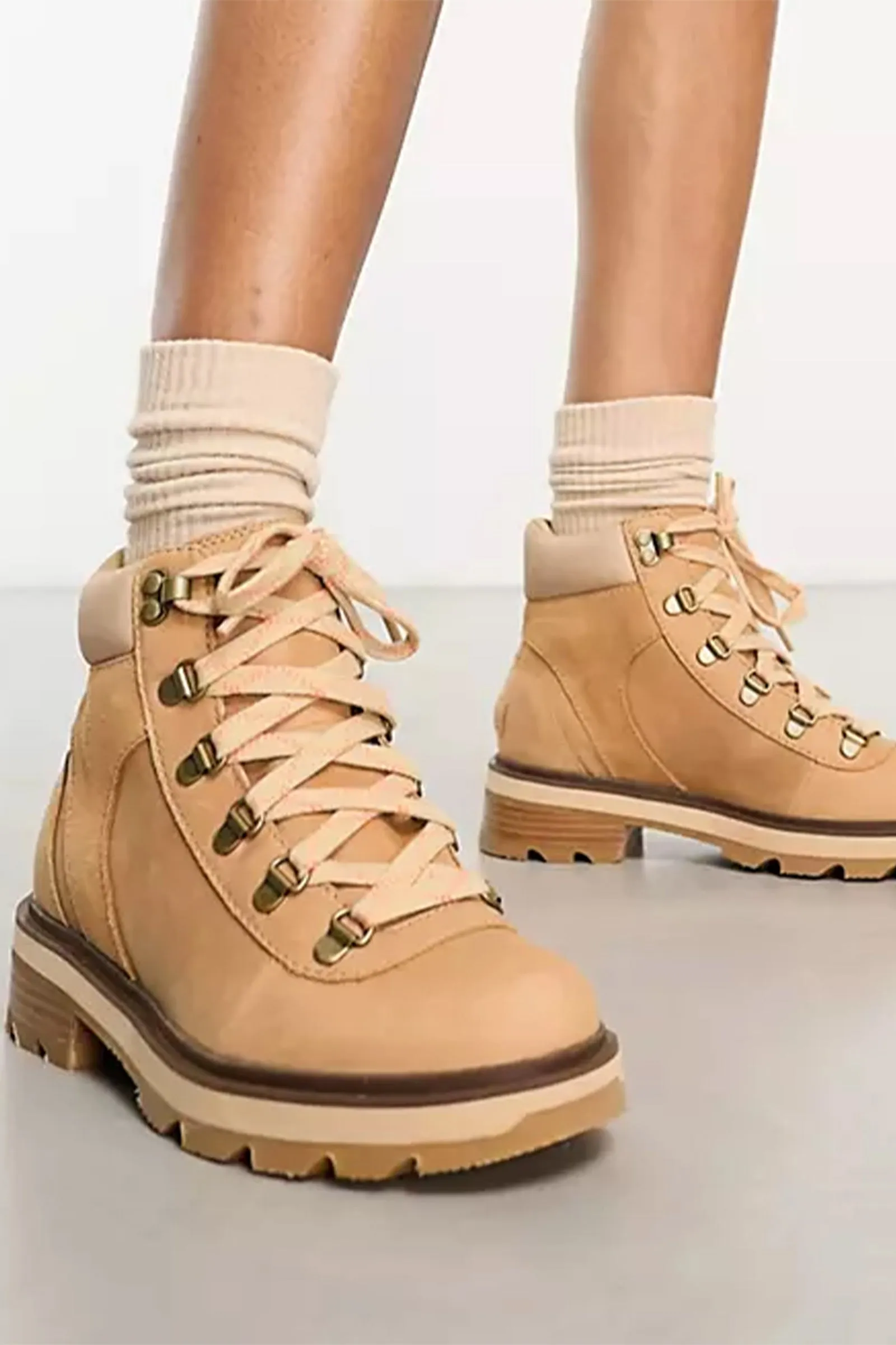 Lennox Hiker Lace Up Boots In Camel