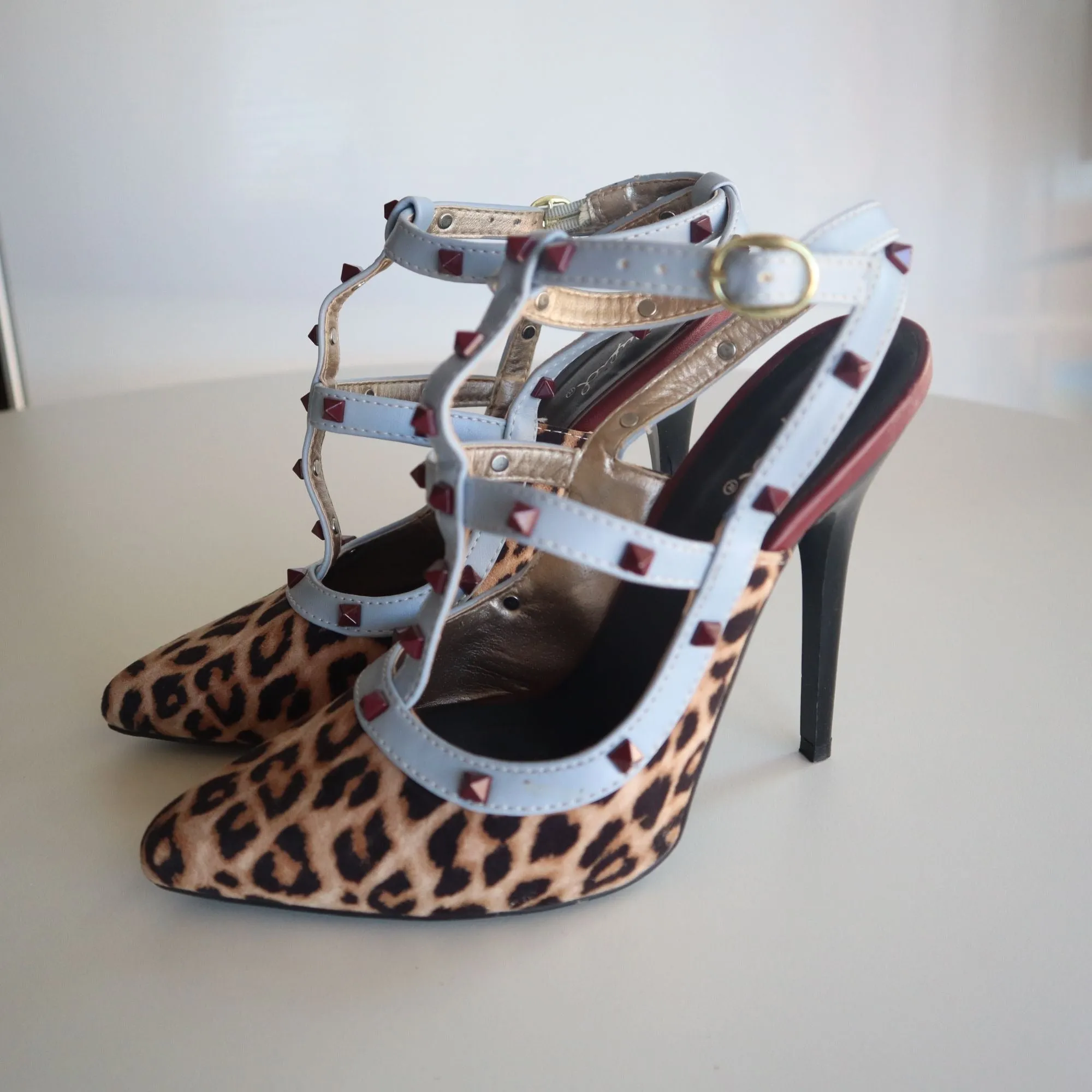 Leopard Print Studded Stiletto Pointed Toe Heels By Qupid Women's Size 7