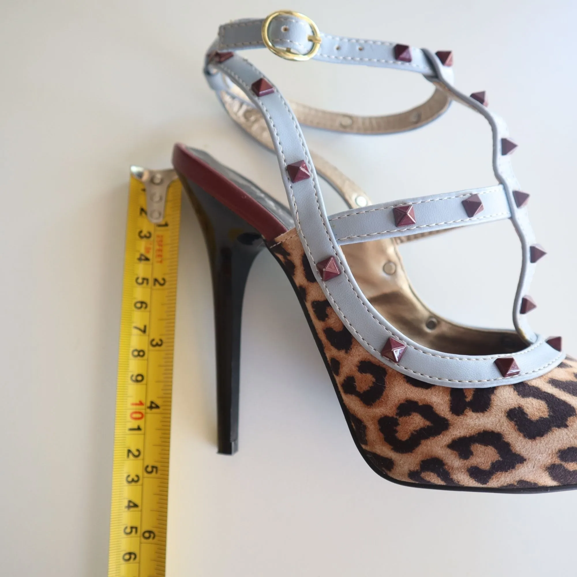 Leopard Print Studded Stiletto Pointed Toe Heels By Qupid Women's Size 7