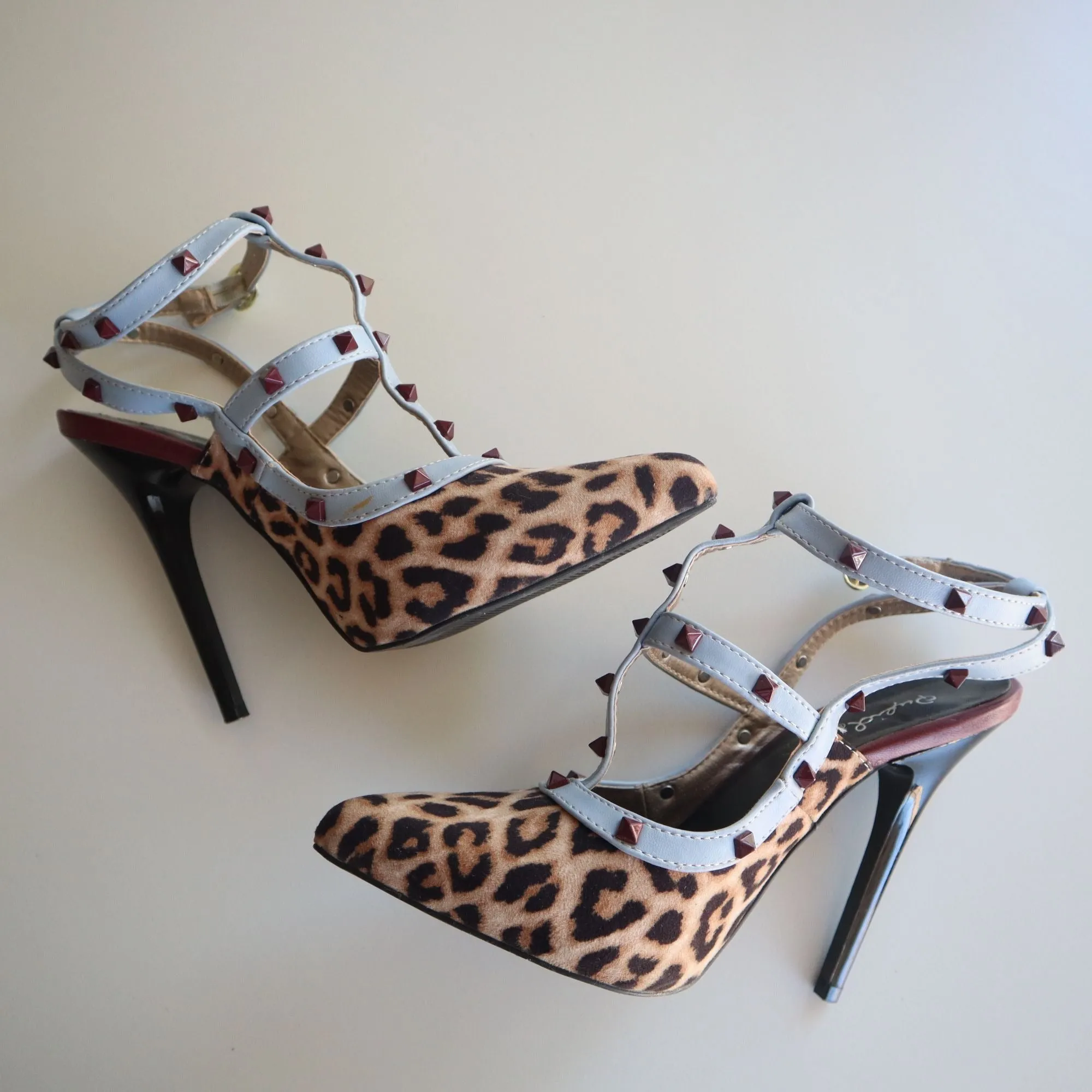 Leopard Print Studded Stiletto Pointed Toe Heels By Qupid Women's Size 7