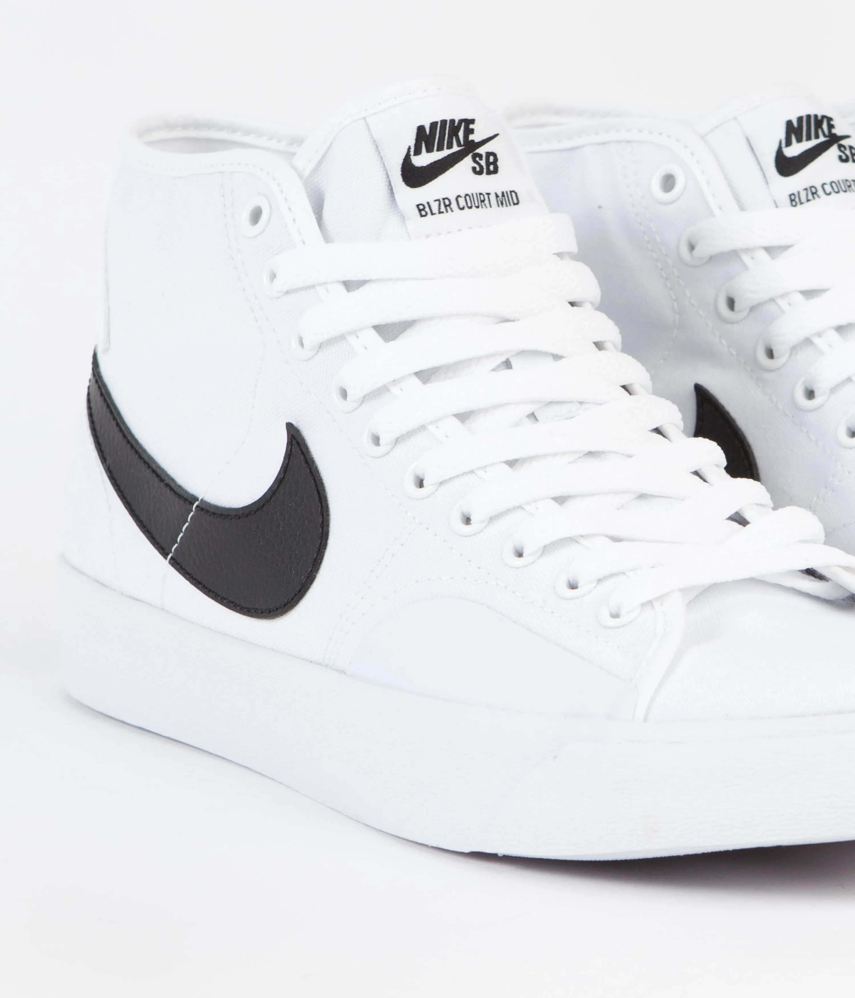 Nike SB Blazer Court Mid Shoes - White / Black - White