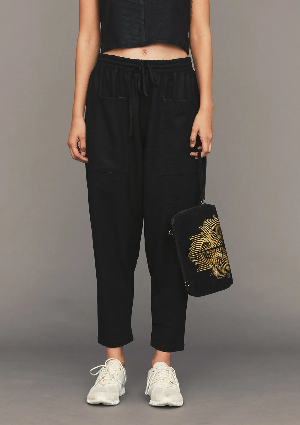 PANTS LOOSE ELASTIC- TECH LACES STRETCH- BLACK