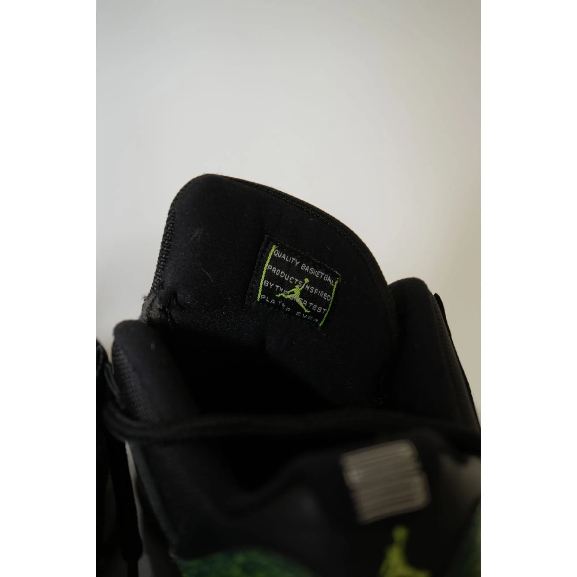 "Retail" Jordan 11 Retro Low Green Snakeskin Sneakers 528895-033 Size 10.5 Men's