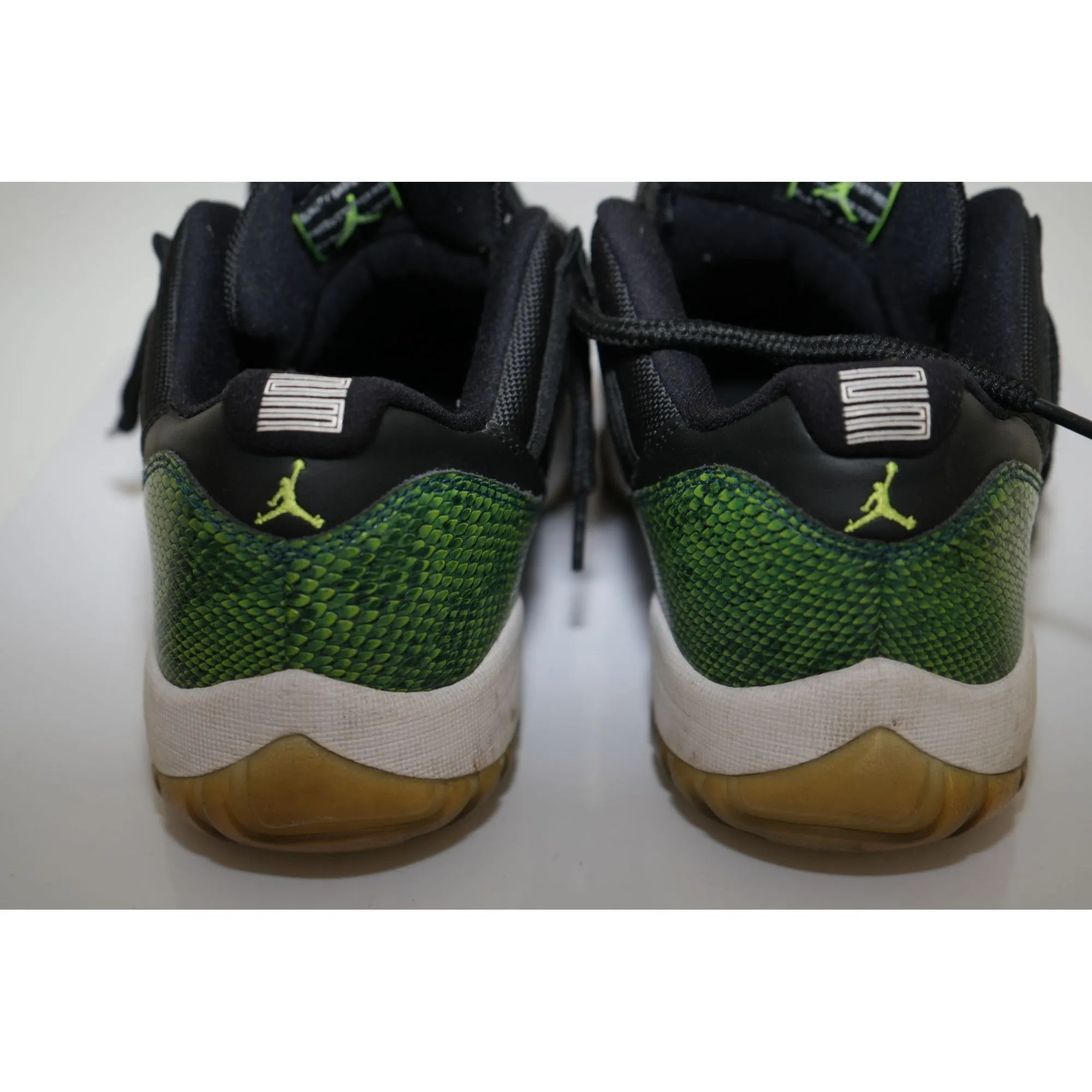 "Retail" Jordan 11 Retro Low Green Snakeskin Sneakers 528895-033 Size 10.5 Men's