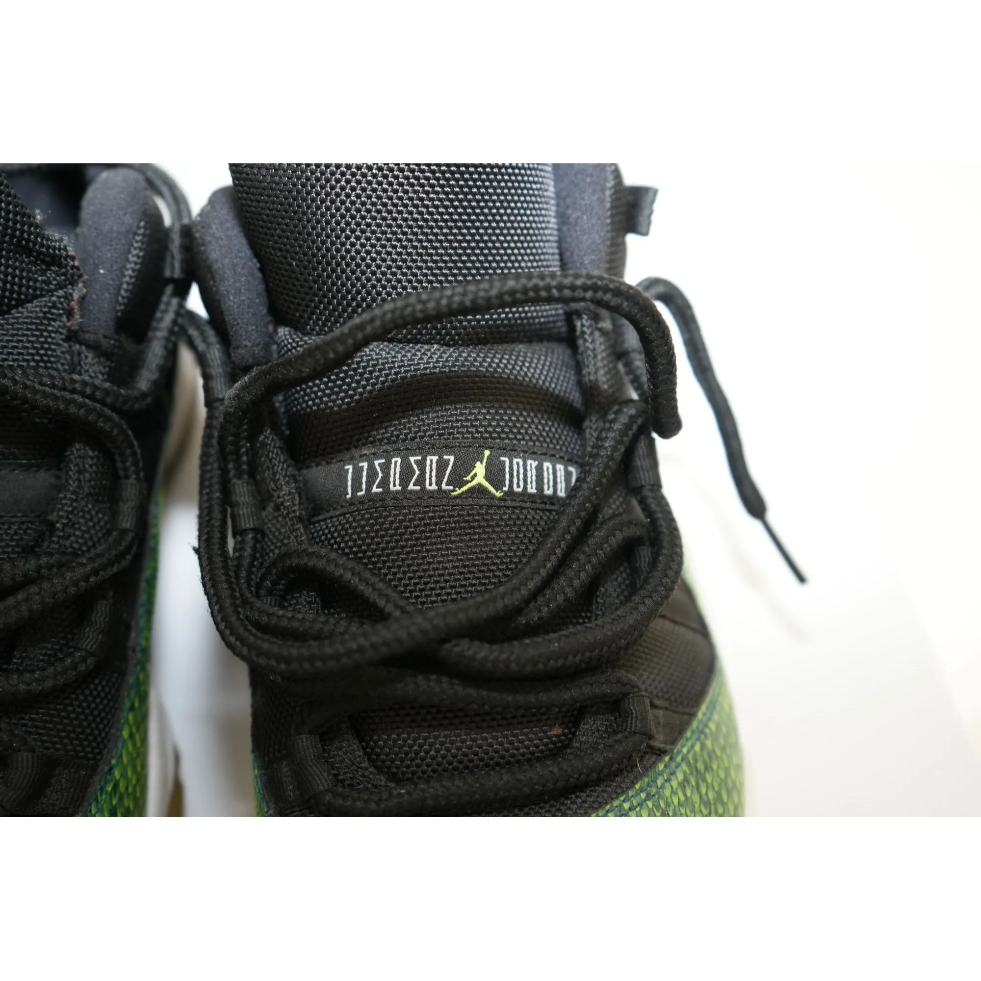 "Retail" Jordan 11 Retro Low Green Snakeskin Sneakers 528895-033 Size 10.5 Men's