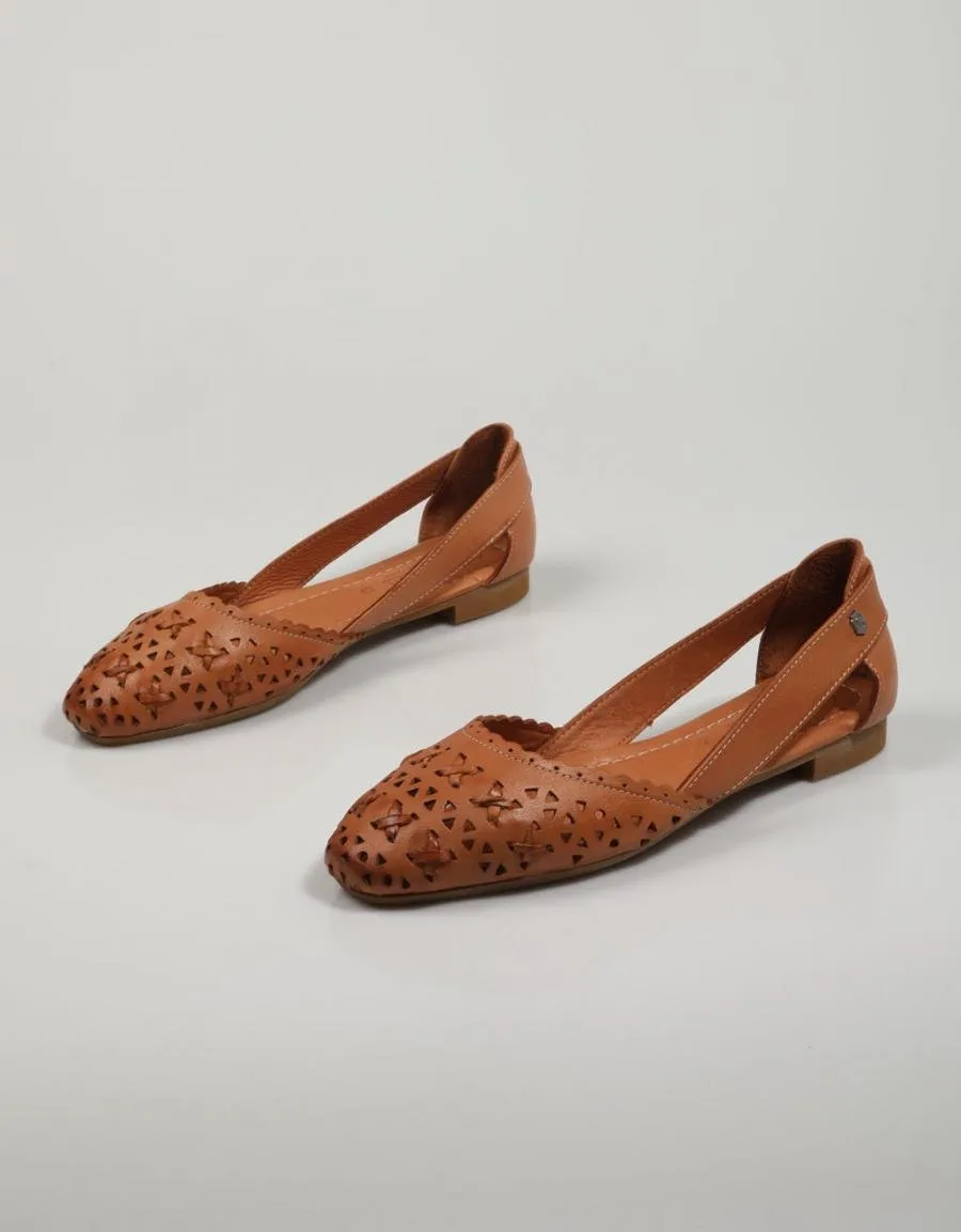  sports shoes CARMELA 166072 en Tan 82291