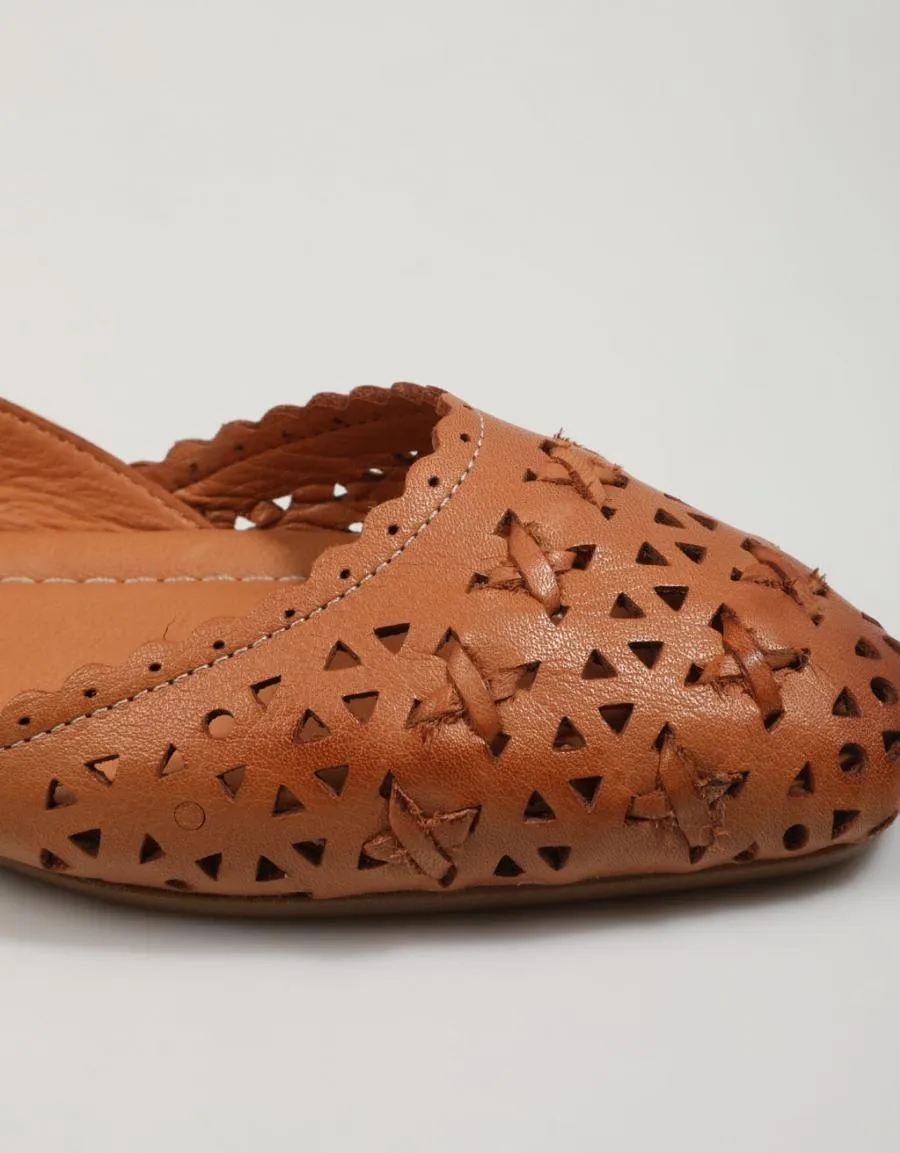  sports shoes CARMELA 166072 en Tan 82291