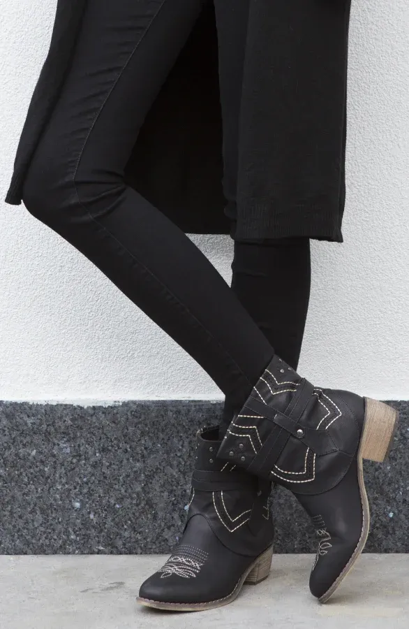 Stylish Boots Black