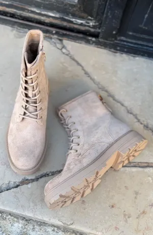 Suede Boots Beige